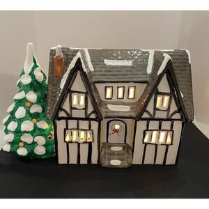Vintage 1984 Department 56 Snow Village Stratford House. Comes with Original Box